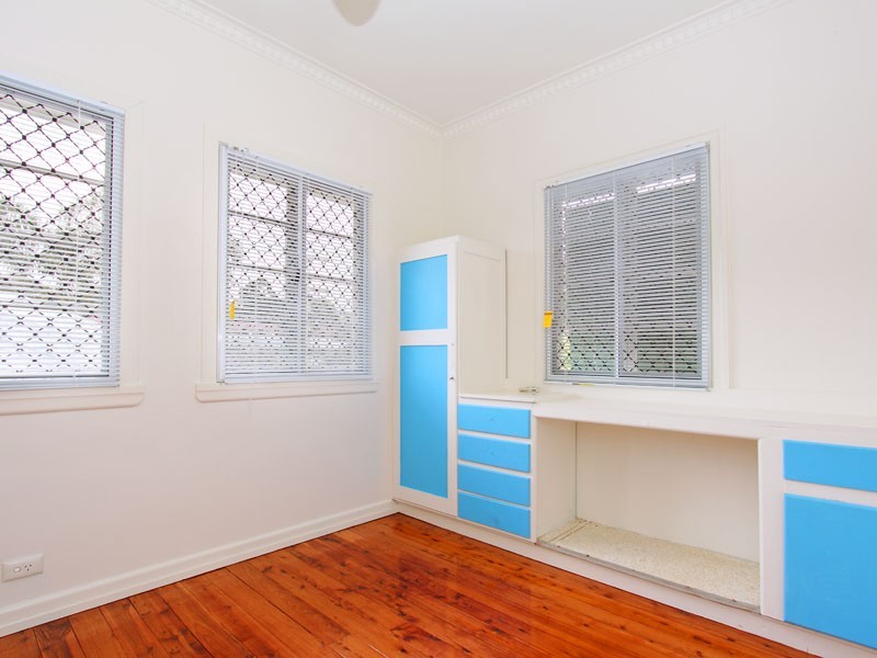 19 Greenmount Avenue, Holland Park QLD 4121