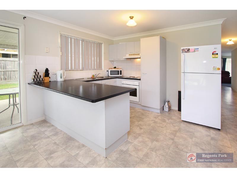 12 Benjamina Circuit, Regents Park QLD 4118