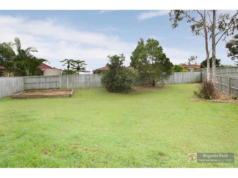 12 Benjamina Circuit, Regents Park QLD 4118