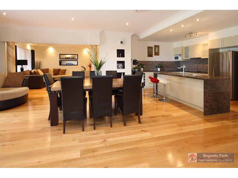 30 Maryland Drive, Regents Park QLD 4118