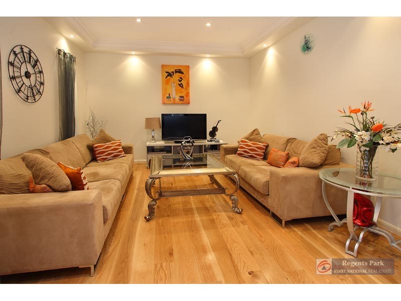 30 Maryland Drive, Regents Park QLD 4118