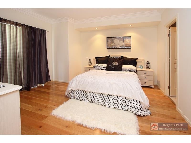 30 Maryland Drive, Regents Park QLD 4118