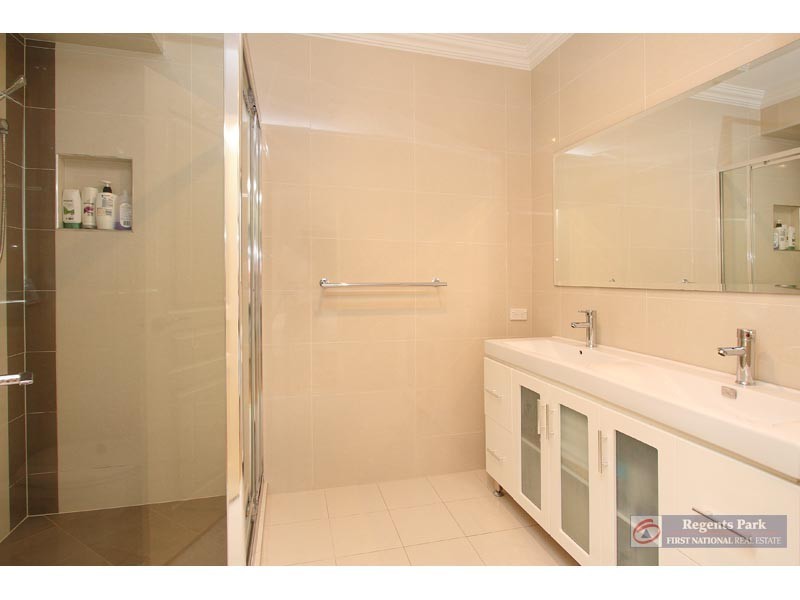30 Maryland Drive, Regents Park QLD 4118