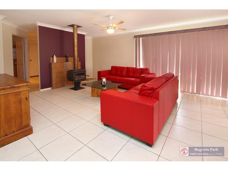 14 Learmonth Court, Hillcrest QLD 4118