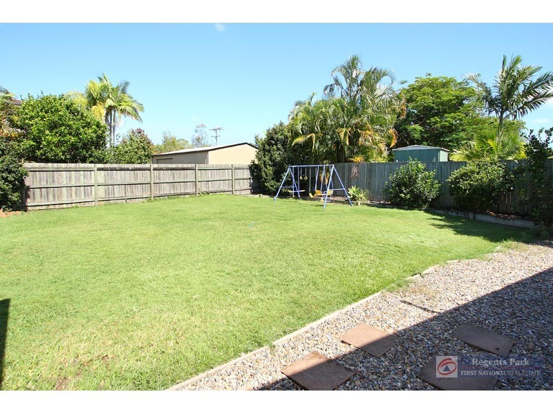 6 Cygnus Court, Regents Park QLD 4118