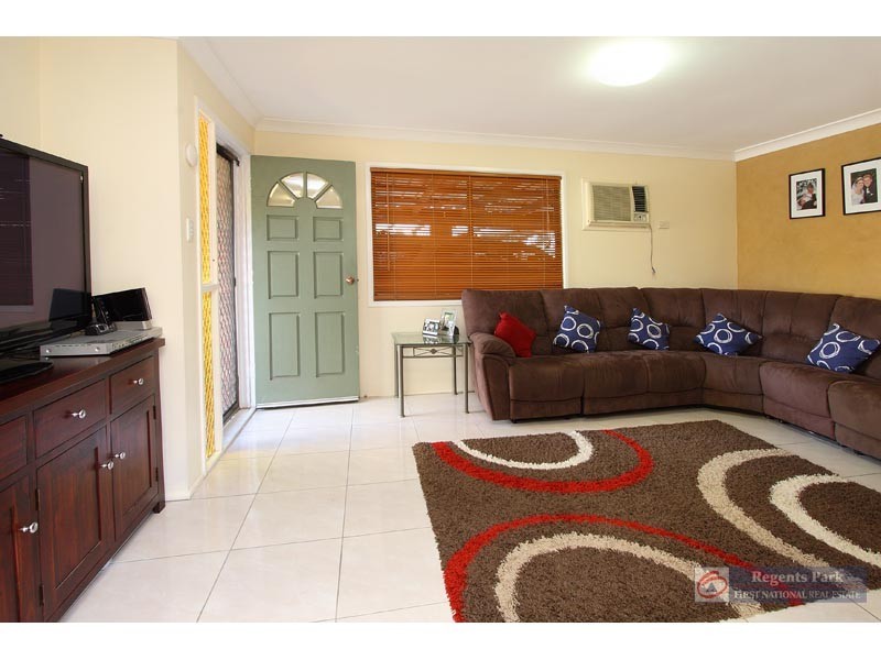 24 Grecian Street, Regents Park QLD 4118