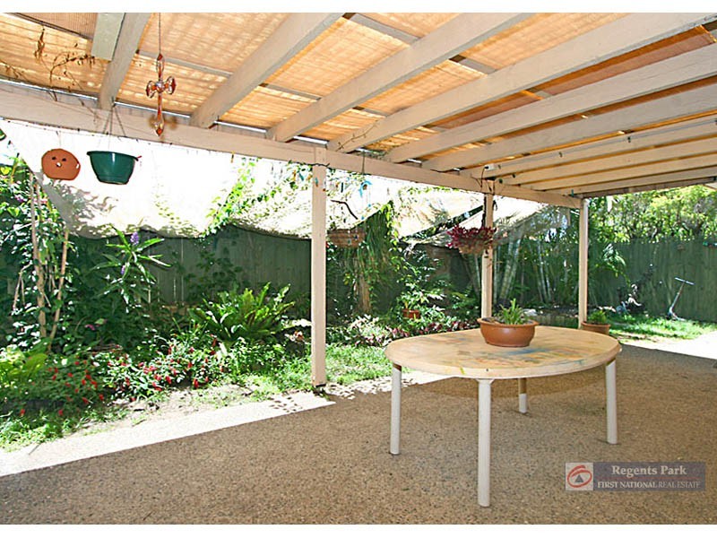 3 Jackson Court, Regents Park QLD 4118