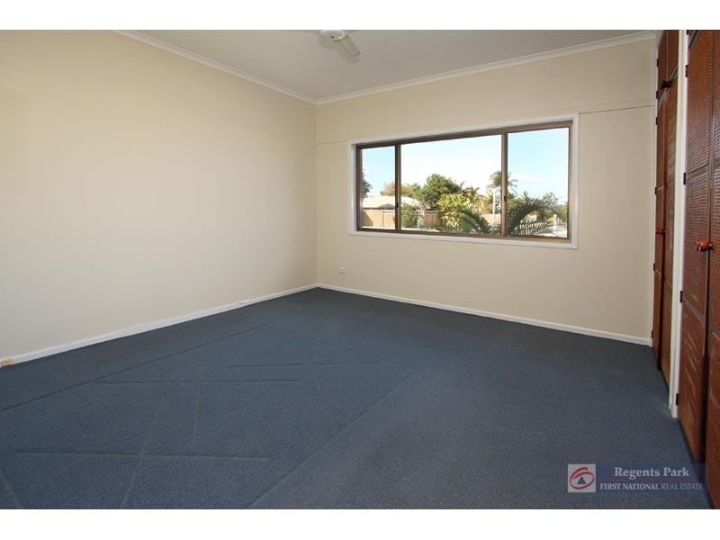 25 Bywater Street, Hillcrest QLD 4118