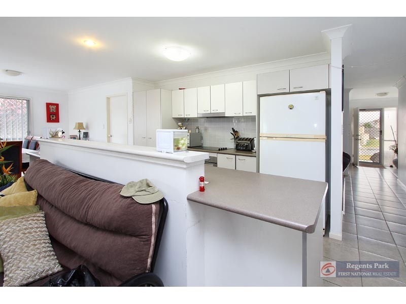 4 Paul Drive, Regents Park QLD 4118