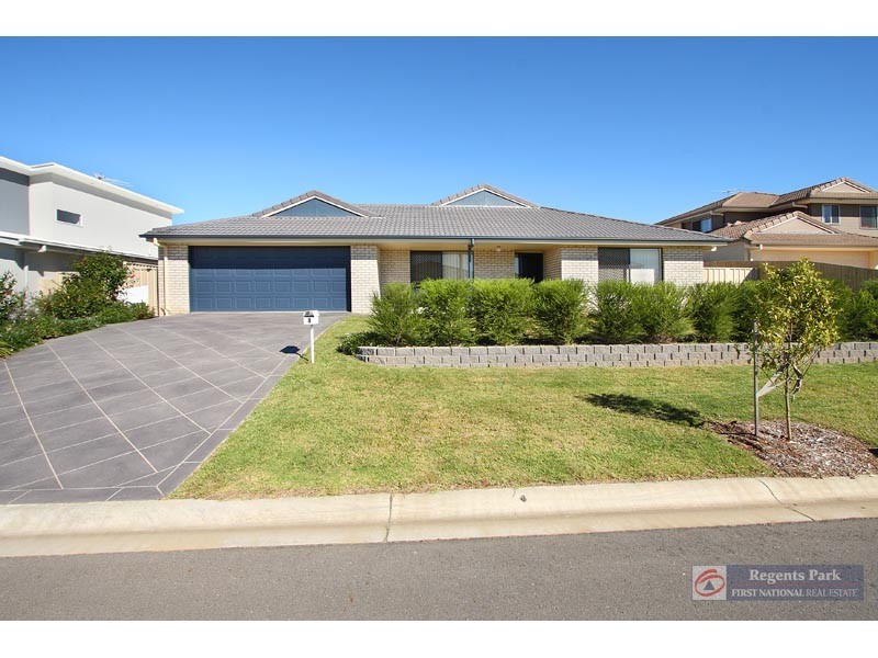 8 Fordham Court, Regents Park QLD 4118