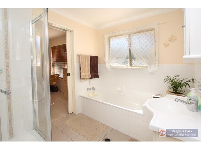 23 Dampier Court, Boronia Heights QLD 4124