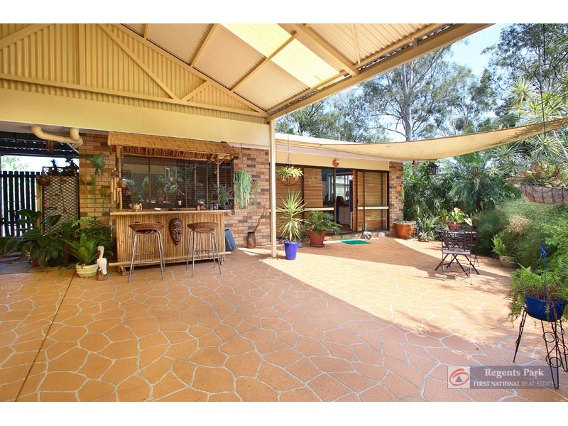 1 Peregrine Street, Park Ridge QLD 4125