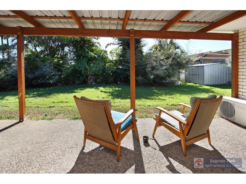 52 Bushland Drive, Regents Park QLD 4118