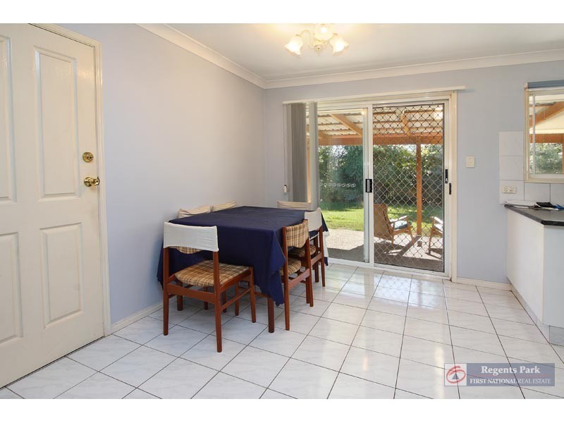 52 Bushland Drive, Regents Park QLD 4118