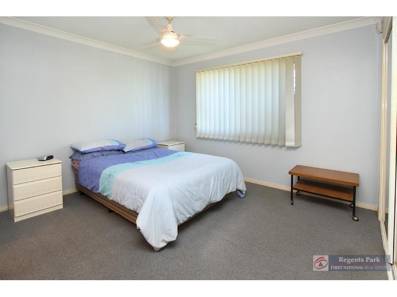 52 Bushland Drive, Regents Park QLD 4118