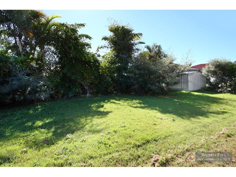 52 Bushland Drive, Regents Park QLD 4118