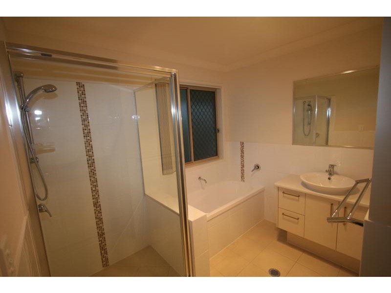 15 Dily Street, Hillcrest QLD 4118