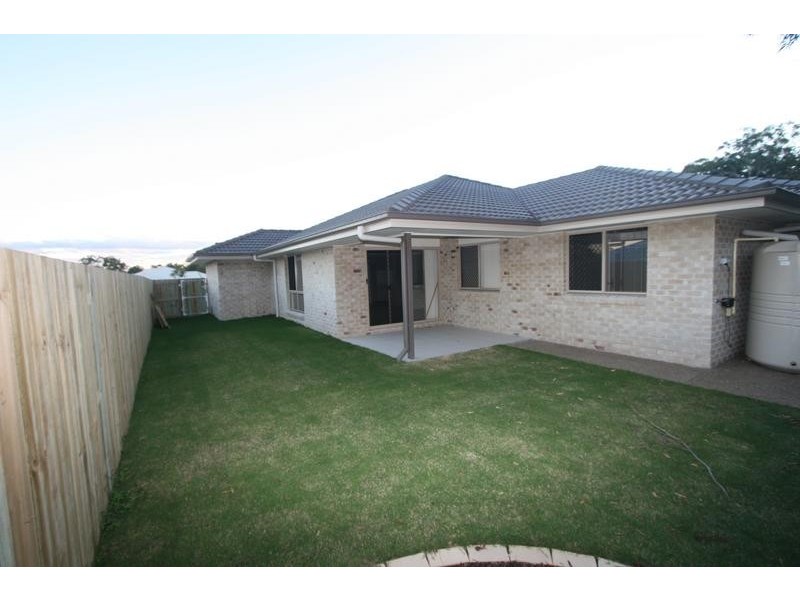 15 Dily Street, Hillcrest QLD 4118