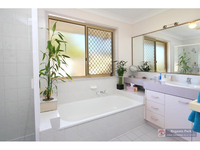 56 Redgum Drive, Regents Park QLD 4118