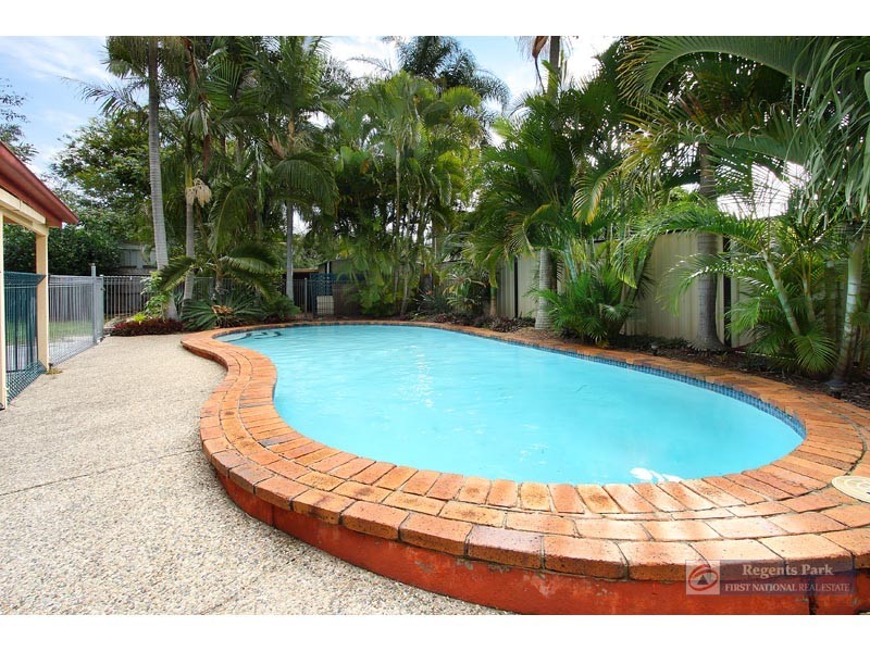 34 Whitcomb Street, Hillcrest QLD 4118