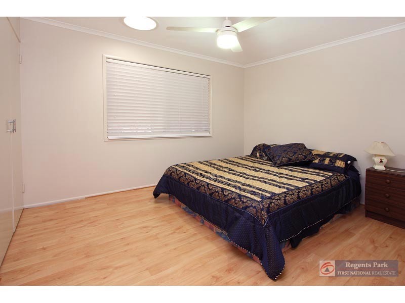 34 Whitcomb Street, Hillcrest QLD 4118