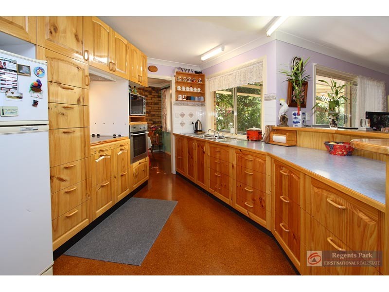 25 Noosa Court, Hillcrest QLD 4118