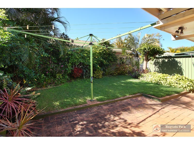 25 Noosa Court, Hillcrest QLD 4118