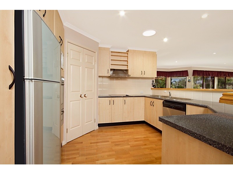 147 Emerald Drive, Regents Park QLD 4118