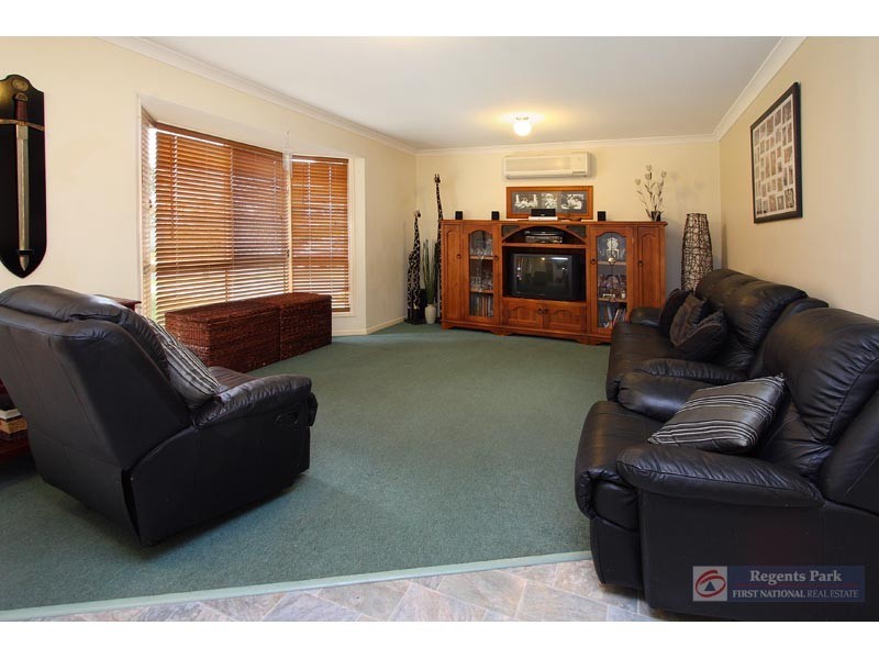 14 Nicole Place, Crestmead QLD 4132