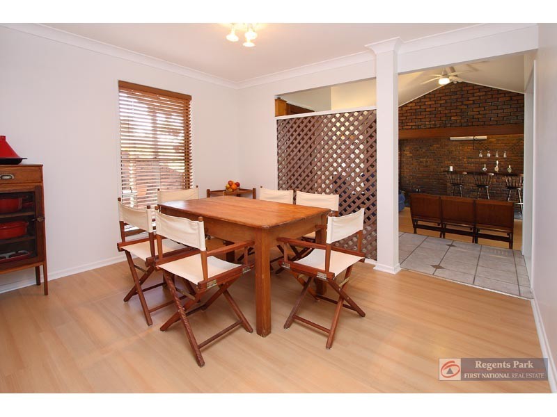 14 Peverell Street, Hillcrest QLD 4118