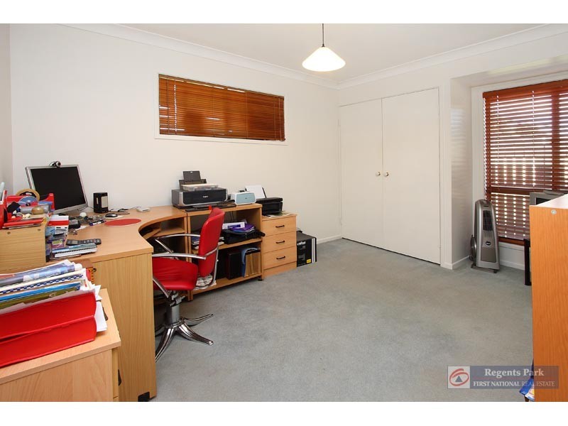 14 Peverell Street, Hillcrest QLD 4118