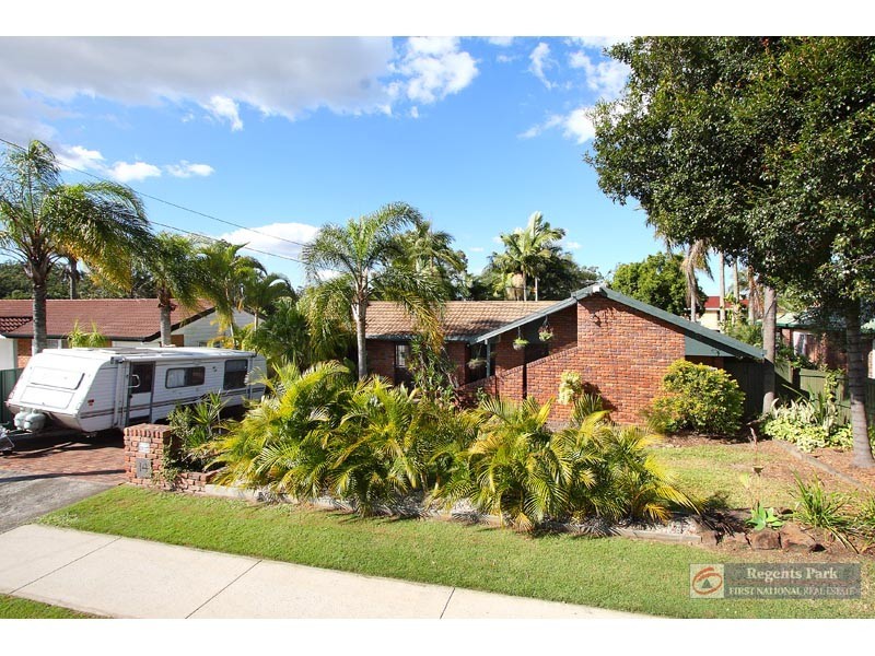 14 Peverell Street, Hillcrest QLD 4118