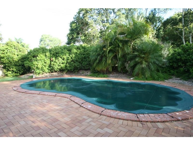 2 Vullers Dr, Greenbank QLD 4124