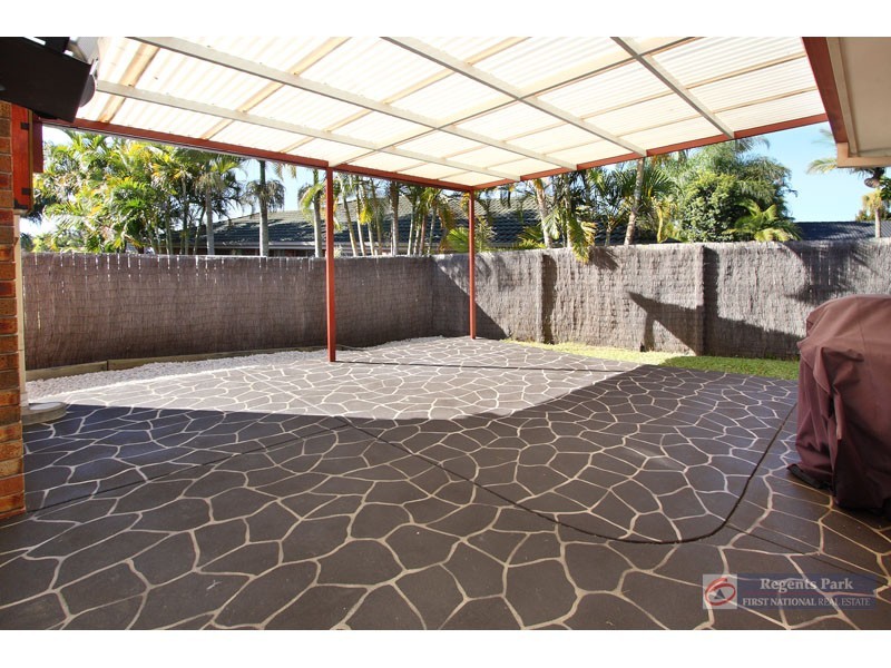 1 Solandra Circuit, Regents Park QLD 4118