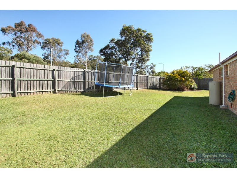 1 Solandra Circuit, Regents Park QLD 4118