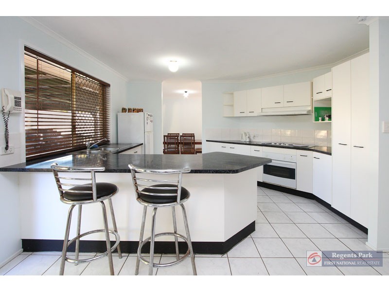 64 Federation Drive, Hillcrest QLD 4118