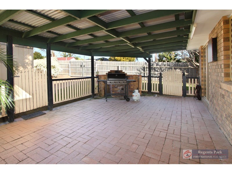 64 Federation Drive, Hillcrest QLD 4118