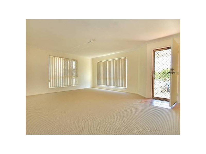 5 Regal Drive, Regents Park QLD 4118