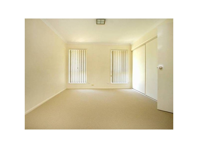 5 Regal Drive, Regents Park QLD 4118