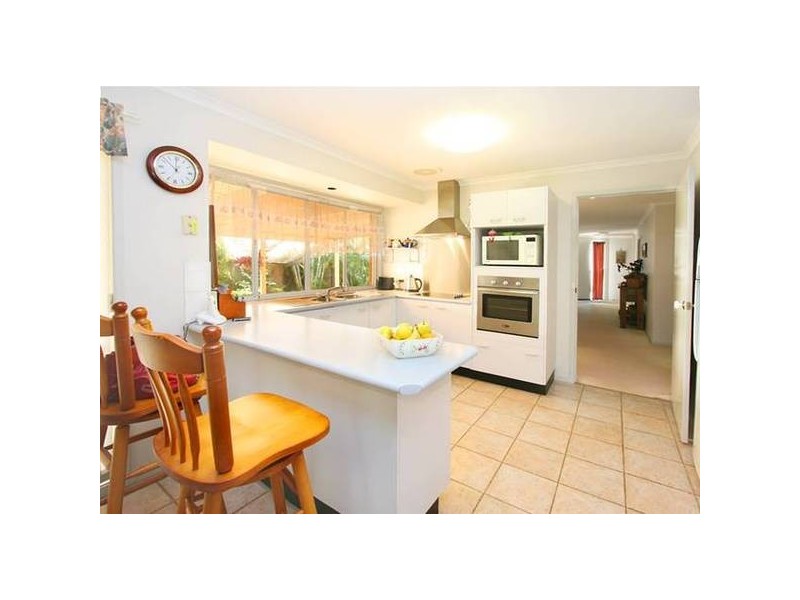 3 Jackson Court, Regents Park QLD 4118