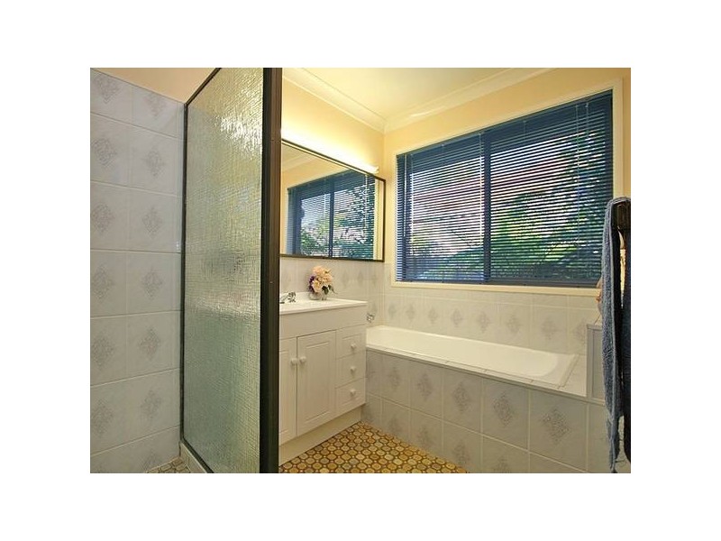 7 Vansittart Road, Regents Park QLD 4118