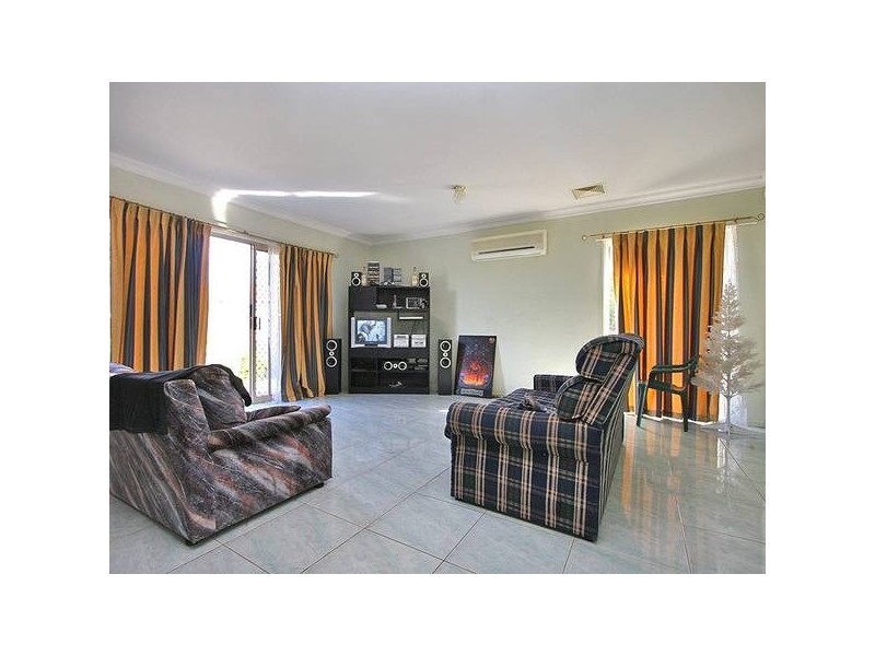 11 Mayfair Place, Stretton QLD 4116