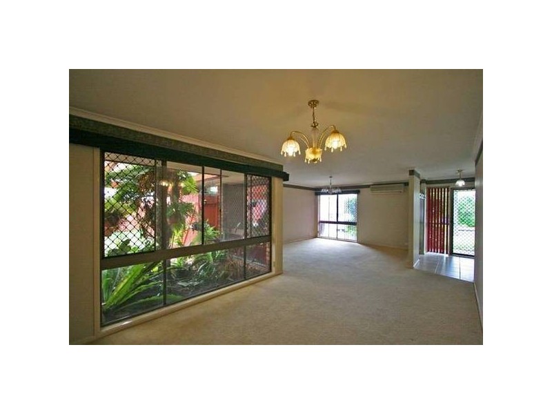 31 Corsloot Street, Regents Park QLD 4118