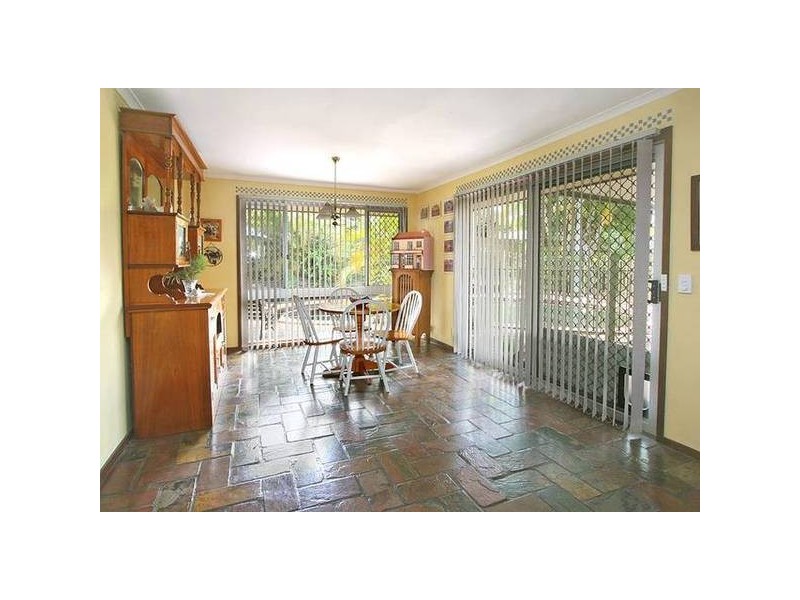 5 Twilight Court, Regents Park QLD 4118