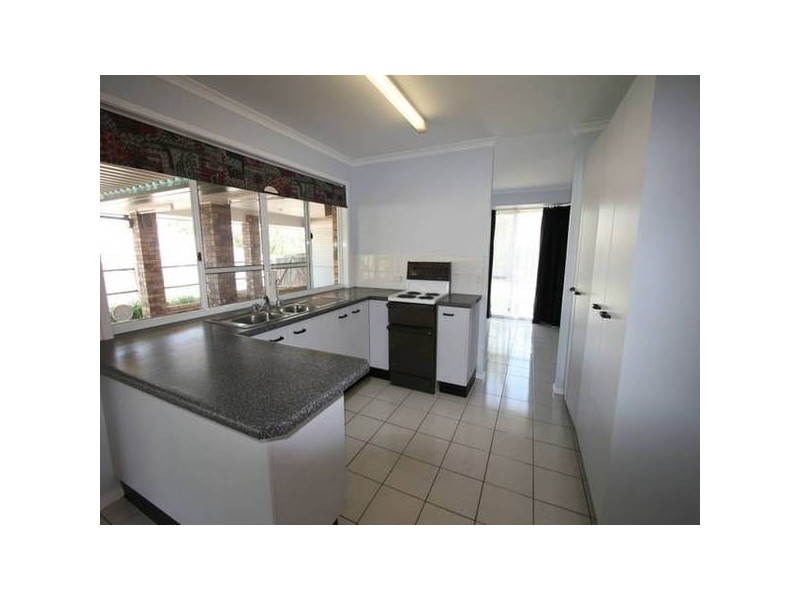 24 Haldham Crescent, Regents Park QLD 4118