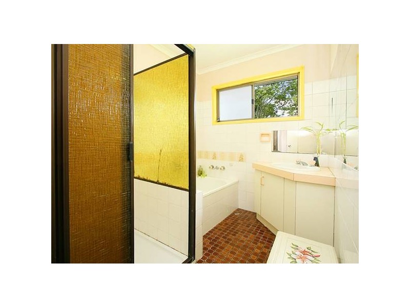 6 Warbler, Crestmead QLD 4132