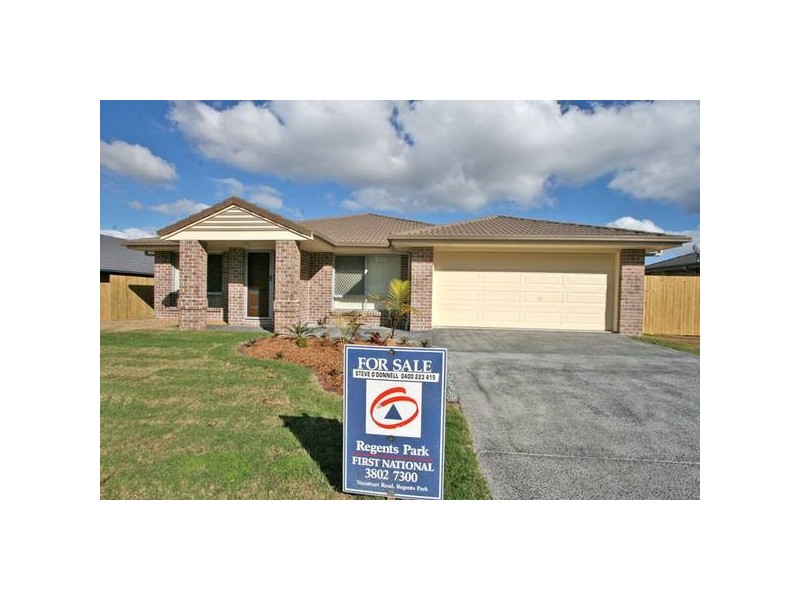 25 Hill End Ave, Hillcrest QLD 4118