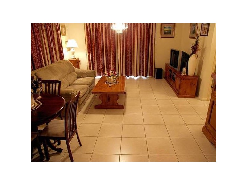 7 Pinnacle Close, Regents Park QLD 4118