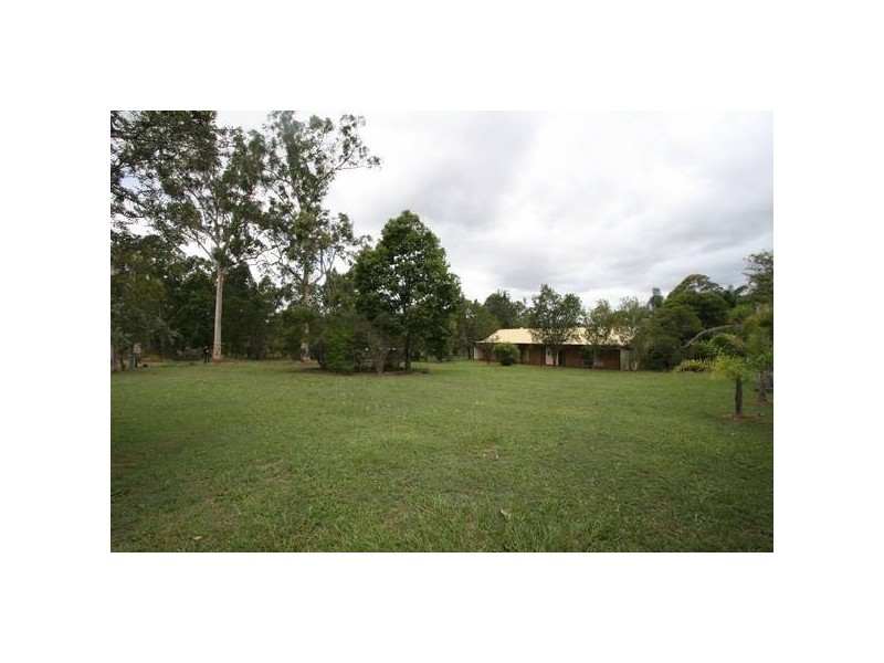 253 Rosia Road, Park Ridge South QLD 4125