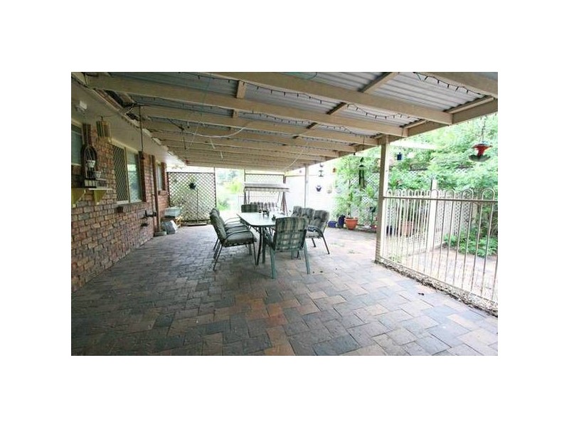4 Corsloot Street, Regents Park QLD 4118
